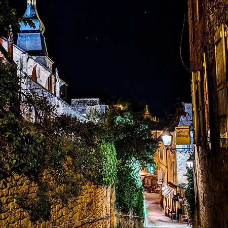 Centrally Located Sarlat Apartment With Medieval Town Views מראה חיצוני תמונה
