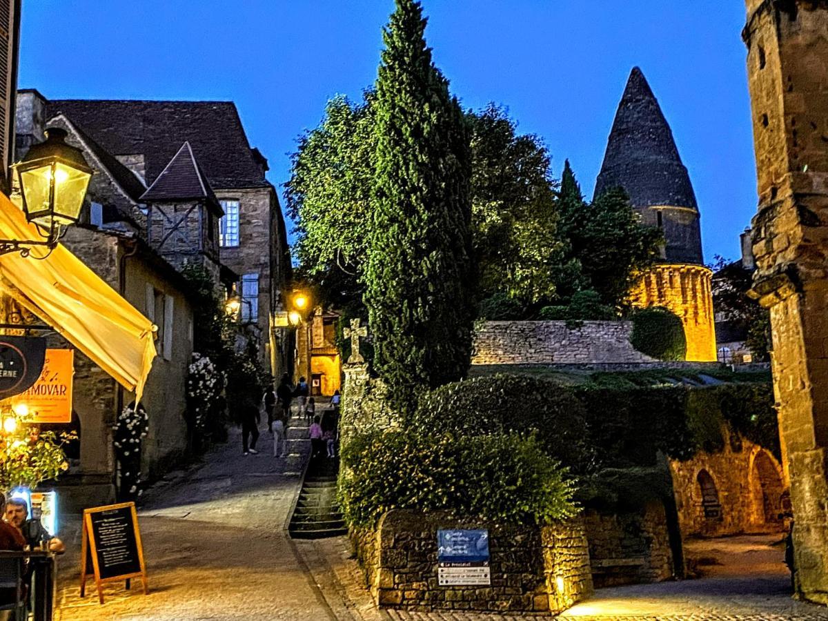 Centrally Located Sarlat Apartment With Medieval Town Views מראה חיצוני תמונה
