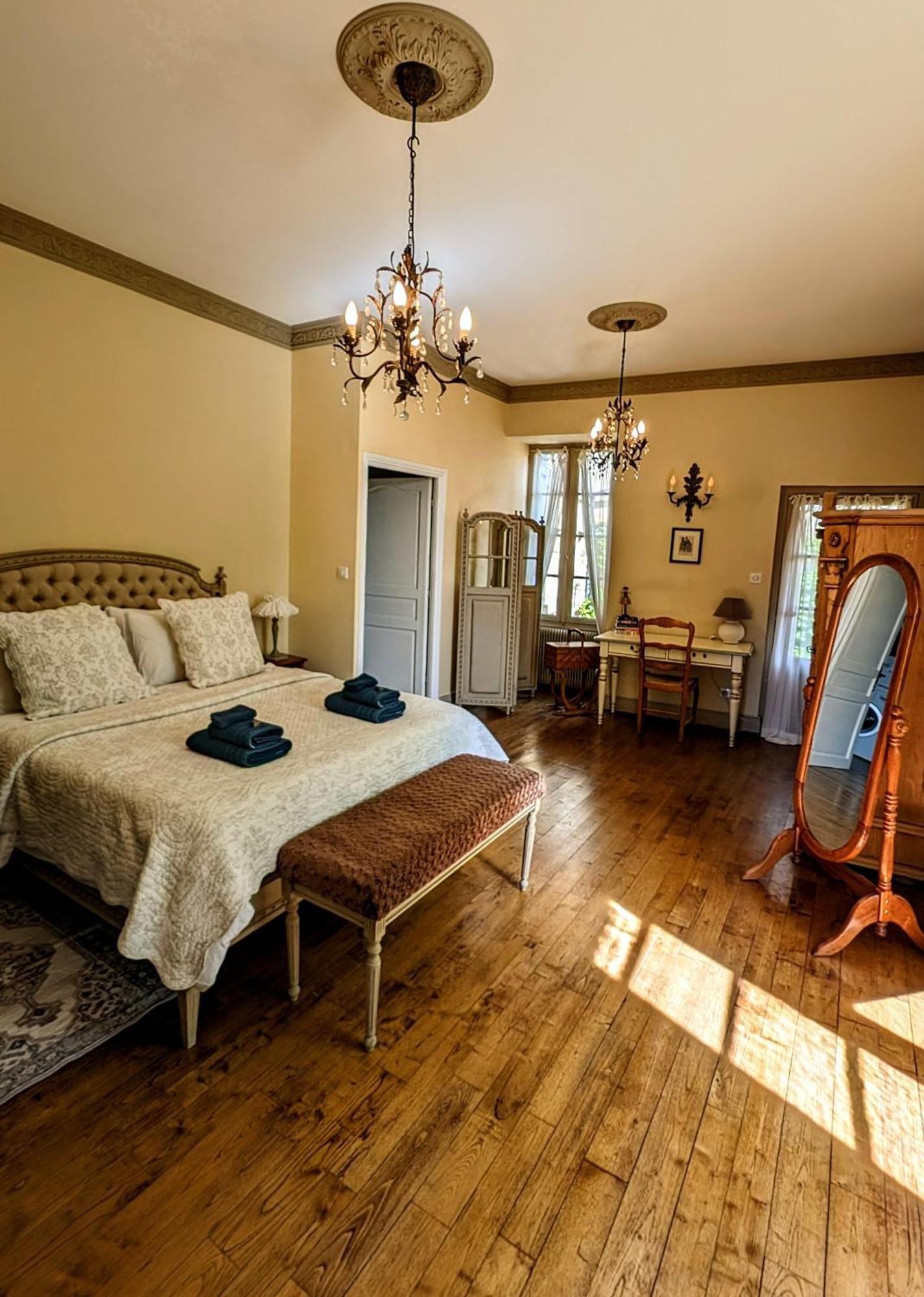 Centrally Located Sarlat Apartment With Medieval Town Views מראה חיצוני תמונה