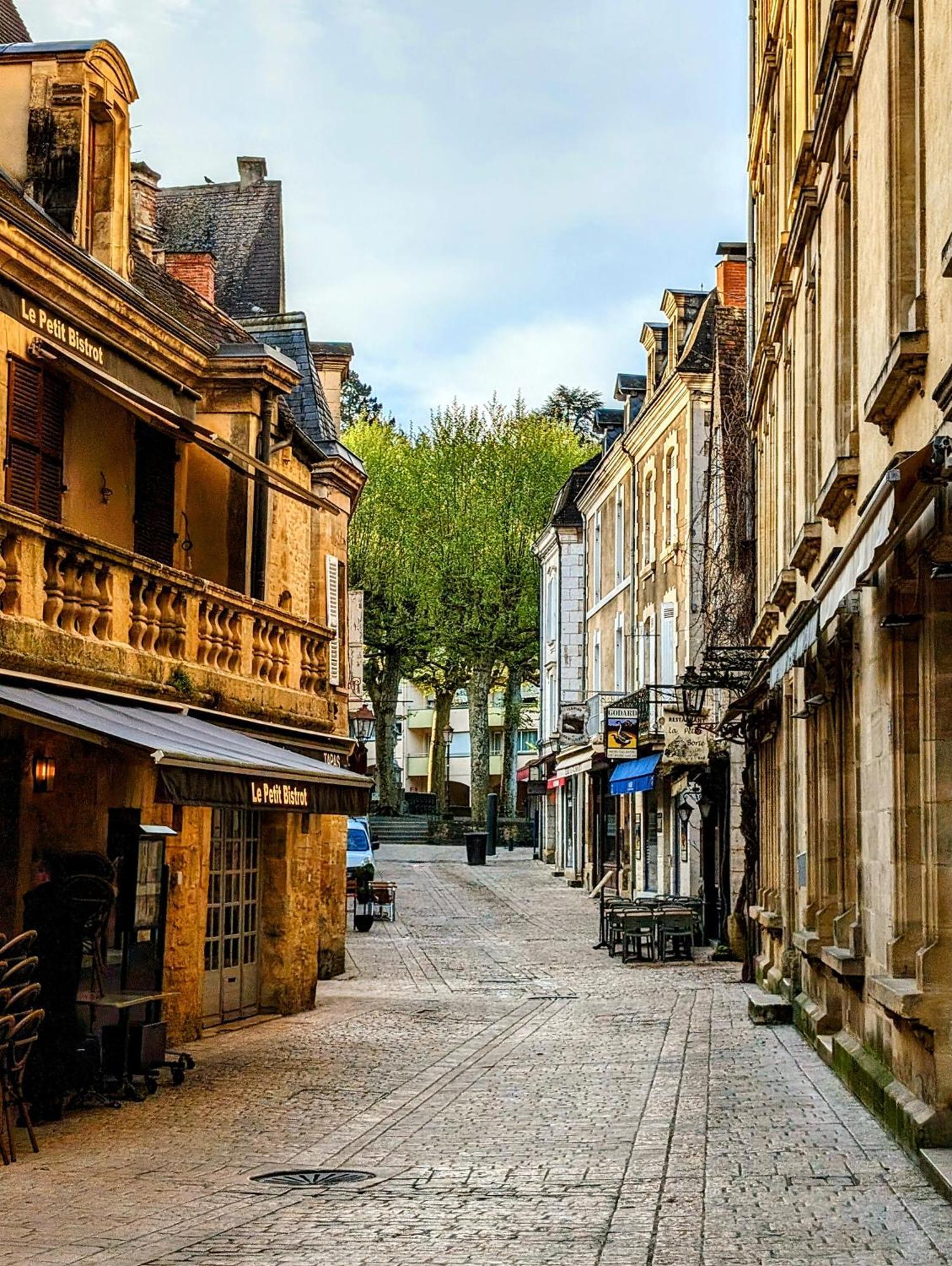 Centrally Located Sarlat Apartment With Medieval Town Views מראה חיצוני תמונה