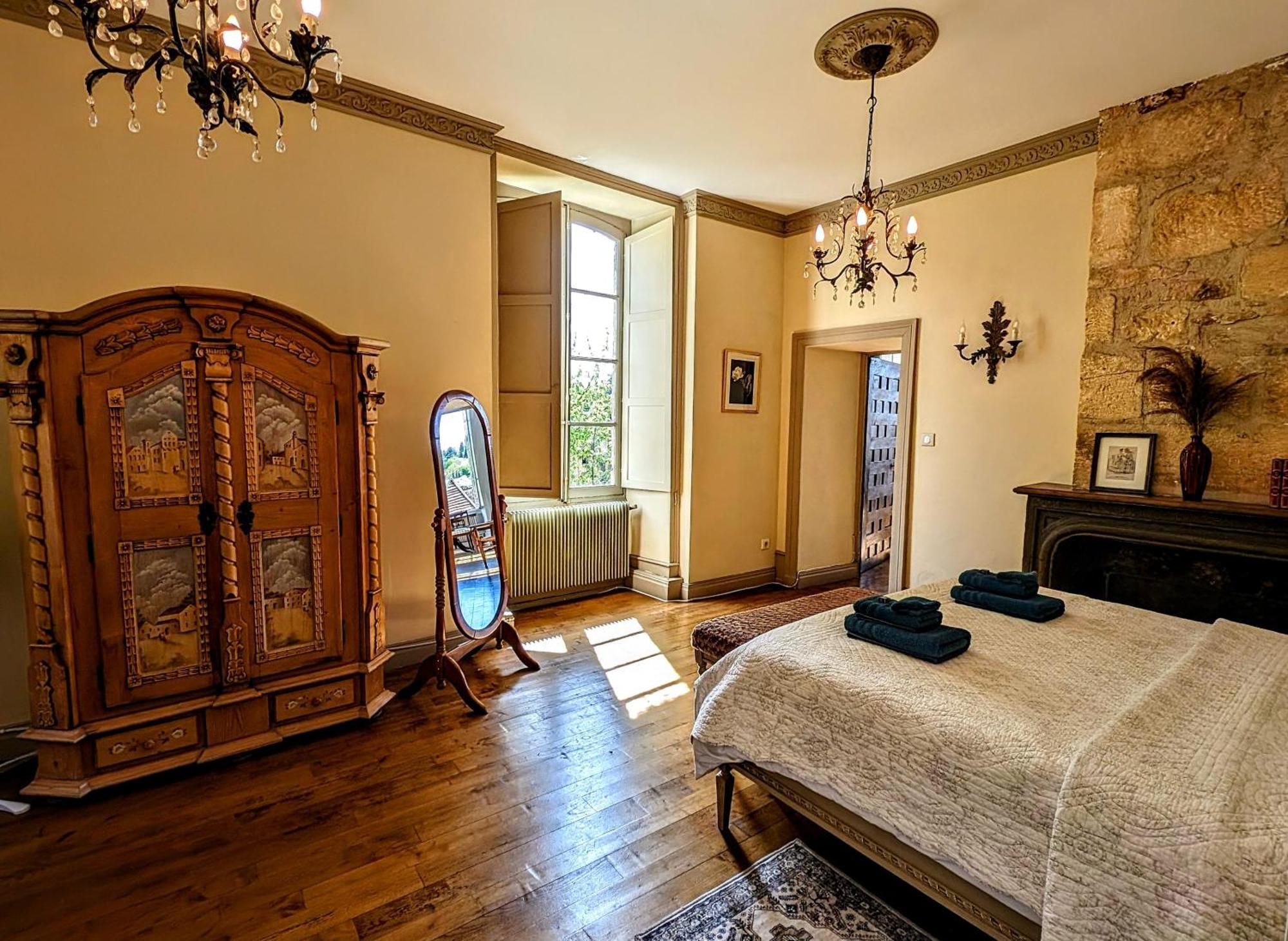Centrally Located Sarlat Apartment With Medieval Town Views מראה חיצוני תמונה